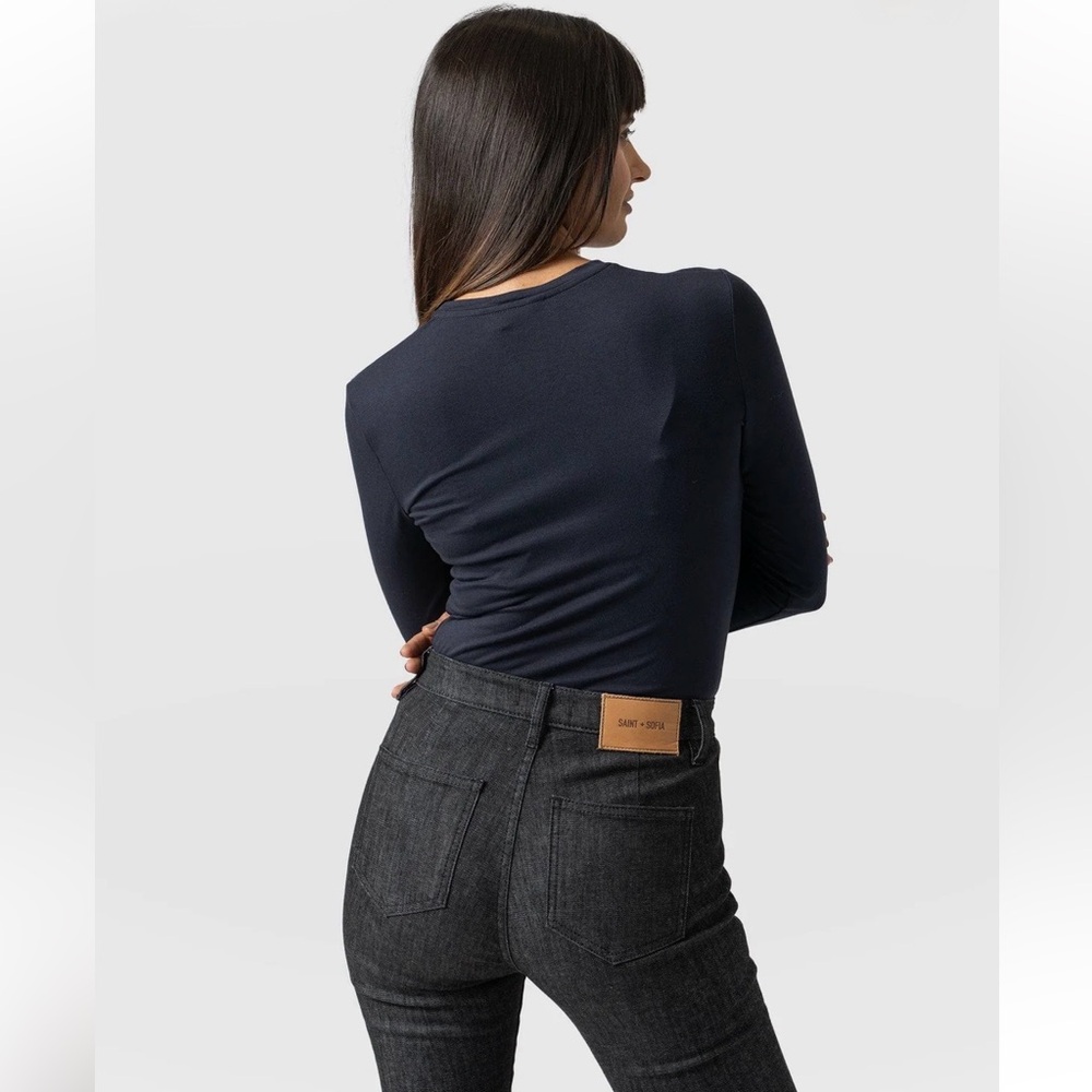 Sofia + Saint Navy Austen Crew Neck Long Sleeve Tee Size Small - Picture 4 of 8